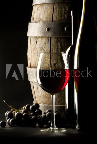 Drewniana beczka z winem
