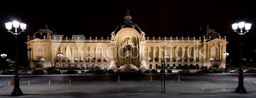 Pałacyk Petit Palais nocą- Paryż
