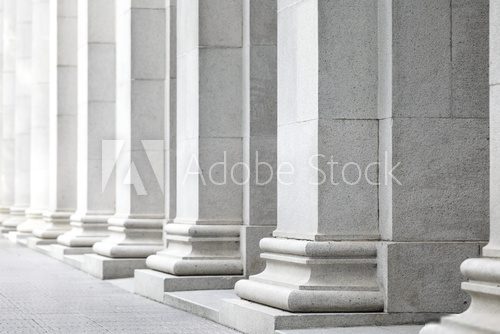 White pillar 