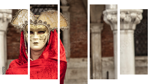 Beautiful Woman in Mysterious Mask  - Fünfteiliges Leinwandbild, Pentaptychon