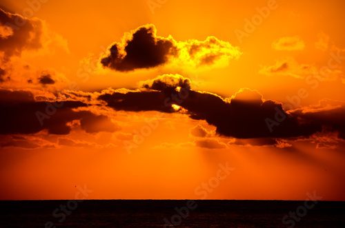 Abendhimmel in warmen Orangetönen