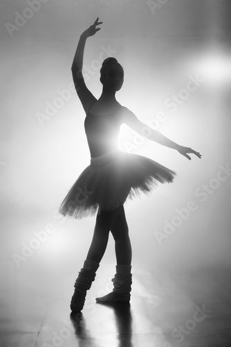 Elegante Silhouette eines Balletttänzers