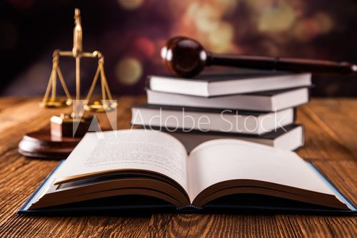 Juristische Symbole in klassischer Komposition