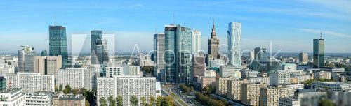 Urbanes Panorama in klarer Architektur