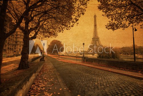 Herbstlicher Blick auf den Eiffelturm