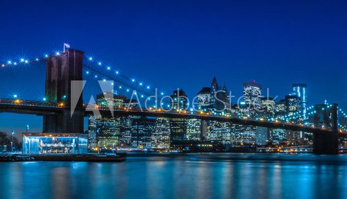 Nächtliches New York mit Leuchtkraft