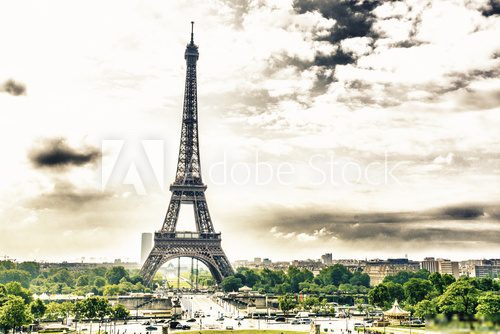 Panoramic view of Eiffel tower 