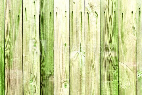 Rustikale Holzwand in Grüntönen