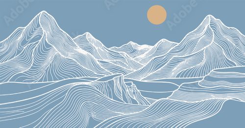 Sanfte Berglinien im Abendlicht