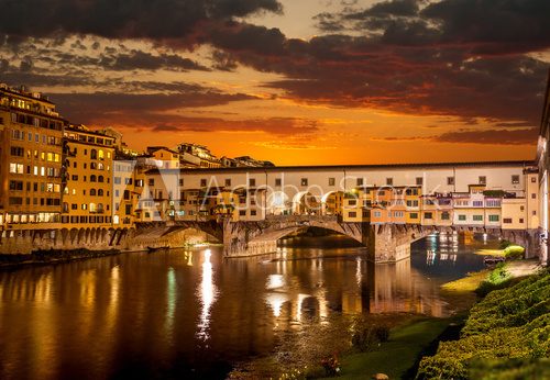 Sunrise over the river Arno and Ponte Vecchio, Florence, Italy 