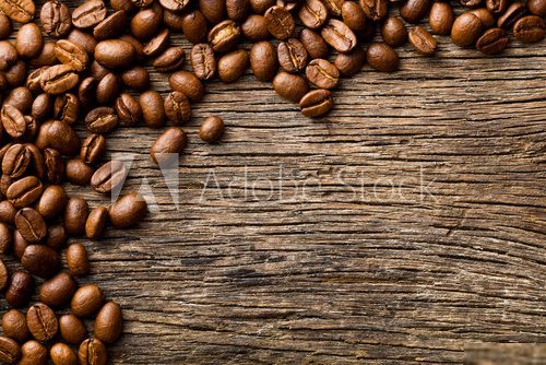 Warmes Spiel aus Holz und Kaffee