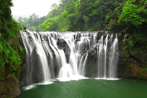 waterfalls in shifen taiwan 