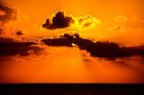 Abendhimmel in warmen Orangetönen