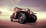 Nostalgie auf Asphalt in sanftem Abendlicht