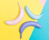 Pastellfarbene Bananen in Pop Art