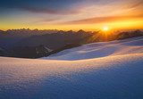 Alpenzauber in der Abenddämmerung