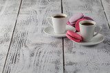 Espresso mit französischen Macarons