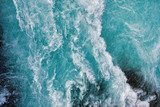 Ozeanische Bewegungen in Blau