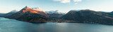 Panorama der majestätischen Bergkulisse