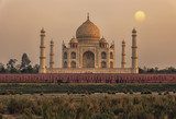 Sonnenuntergang über dem Taj Mahal