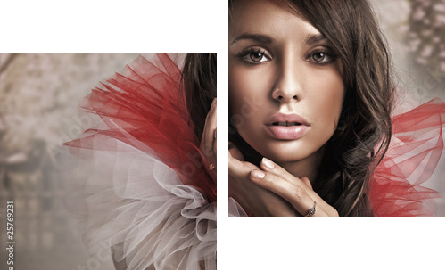 Portrait of a young brunette - Zweiteiliges Leinwandbild, Diptychon