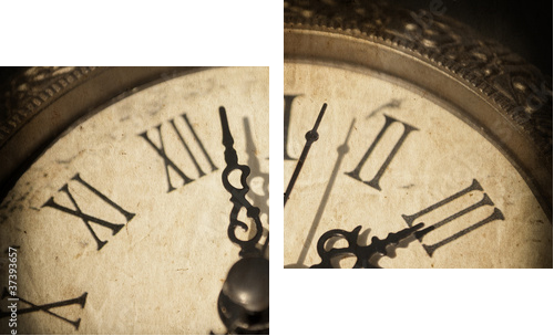 Antique clock on grunge background - Zweiteiliges Leinwandbild, Diptychon