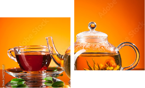 Blooming tea served on glass  - Zweiteiliges Leinwandbild, Diptychon