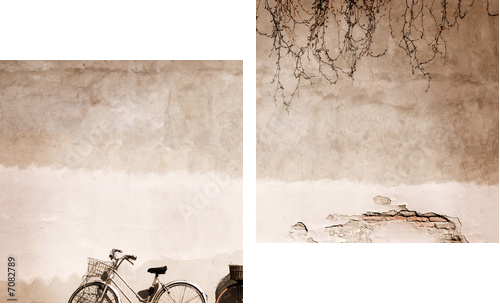 Italian old-style bicycles leaning against a wall - Zweiteiliges Leinwandbild, Diptychon