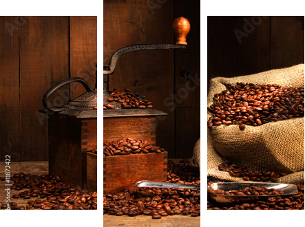 Antique coffee grinder with beans - Dreiteiliges Leinwandbild, Triptychon