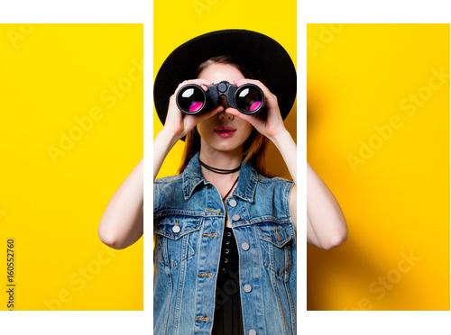 woman in hat with binocular - Dreiteiliges Leinwandbild, Triptychon
