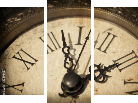 Antique clock on grunge background - Dreiteiliges Leinwandbild, Triptychon