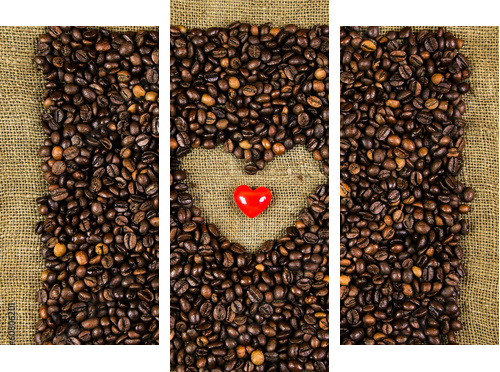 Little heart on coffee beans - Dreiteiliges Leinwandbild, Triptychon
