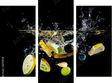 Splashing fruit on water. - Dreiteiliges Leinwandbild, Triptychon