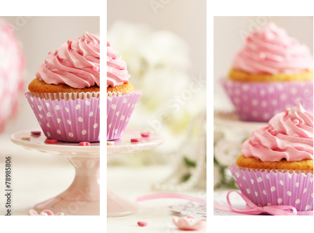 Delicious cupcakes on table on light background  - Dreiteiliges Leinwandbild, Triptychon