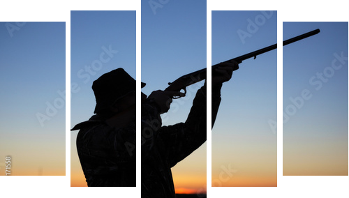 Hunter's silhouette at sunset - Fünfteiliges Leinwandbild, Pentaptychon