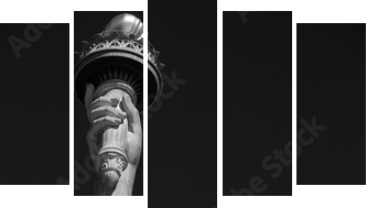 Statue of Liberty, black and white with black sky in New York - Fünfteiliges Leinwandbild, Pentaptychon