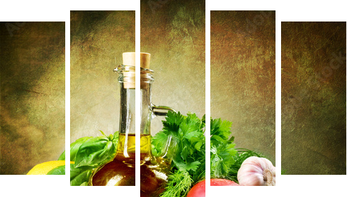 Oliwa aromatyzowana zdrowymi przysmakami
 - Fünfteiliges Leinwandbild, Pentaptychon
