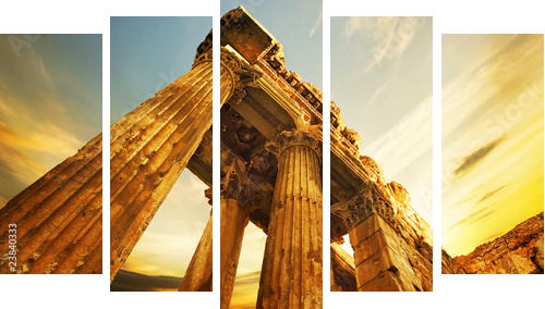 Old RuinsRoman Columns in Baalbeck, Lebanon - Fünfteiliges Leinwandbild, Pentaptychon