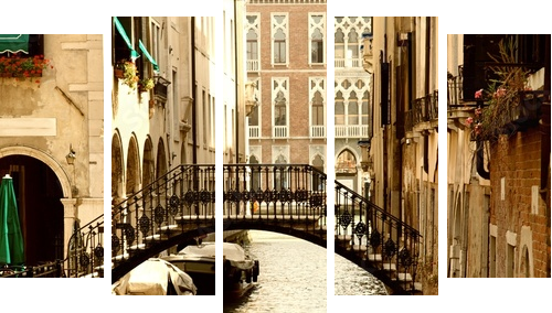 Traditional Venice gandola ride - Fünfteiliges Leinwandbild, Pentaptychon