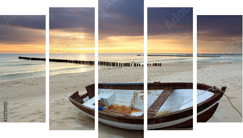Boat on beautiful beach in sunrise - Fünfteiliges Leinwandbild, Pentaptychon