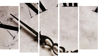 Antique Clock in Water - Fünfteiliges Leinwandbild, Pentaptychon