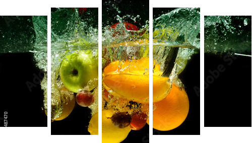 Fruit and vegetables splash into water - Fünfteiliges Leinwandbild, Pentaptychon