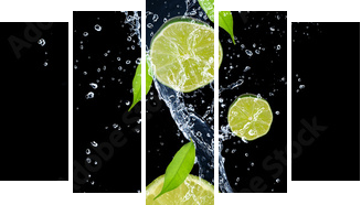 Limes in water splash, isolated on black background - Fünfteiliges Leinwandbild, Pentaptychon