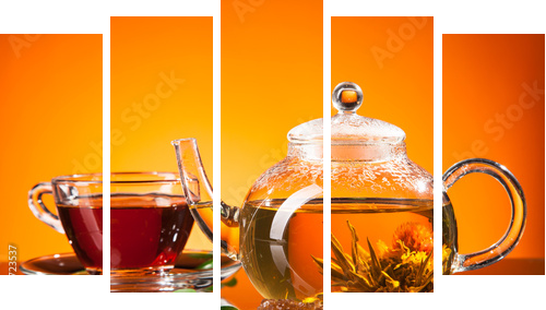 Blooming tea served on glass  - Fünfteiliges Leinwandbild, Pentaptychon