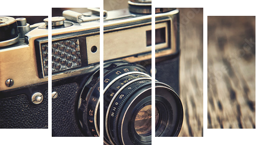 old vintage camera closeup on wooden background - Fünfteiliges Leinwandbild, Pentaptychon