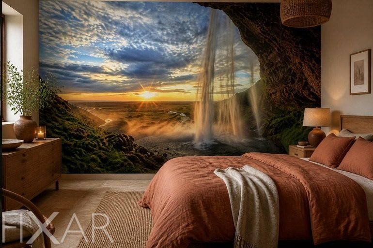 Fototapeten Sonnenuntergang hinter dem Wasserfall in natürlicher, warmer Gestaltung